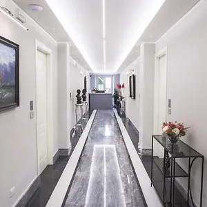 Correnti Boutique Санремо